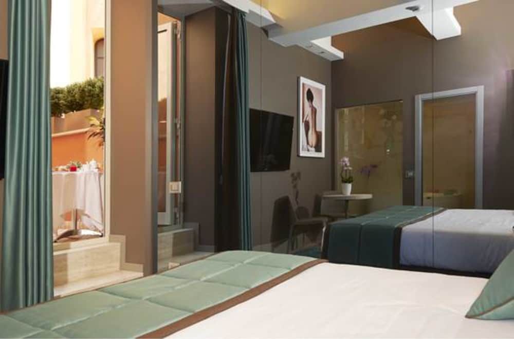 Suite, Jetted Tub