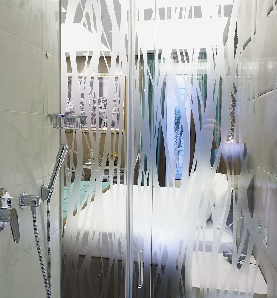 Harry's Bar Trevi Hotel & Restaurant Classic Double Room 5