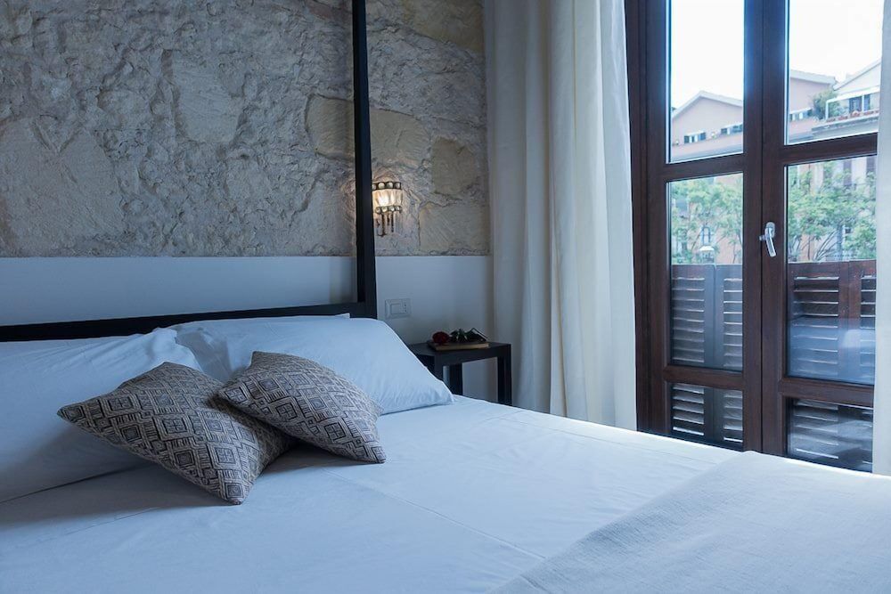 Deluxe Double Room, 1 Queen Bed, Balcony, City View