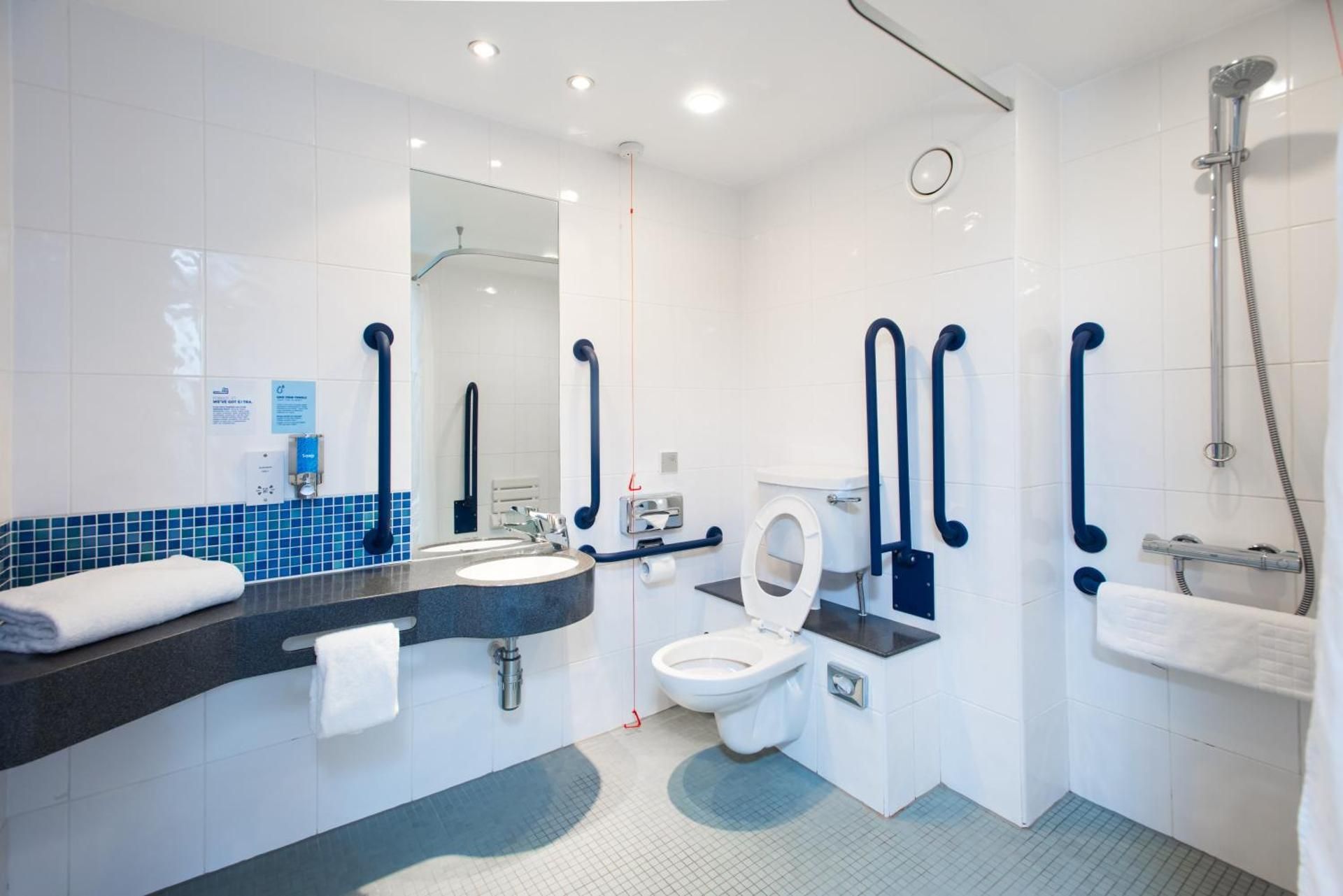 1 Double Accessible with Free Hot Breakfast