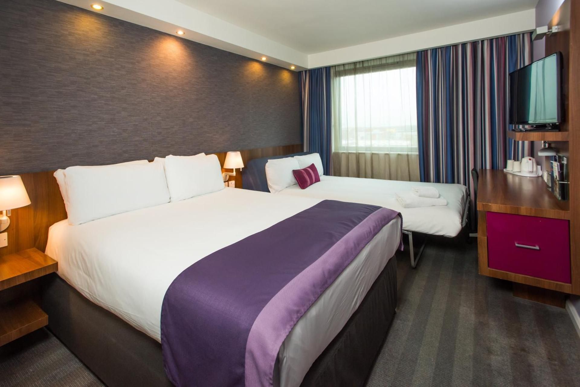 1 Double Standard Sofa Bed with Free Hot Breakfast