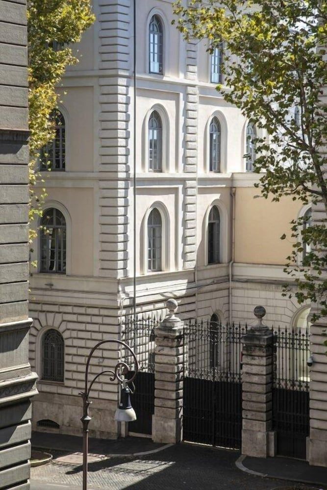 undefined Guest House Galaxy 6