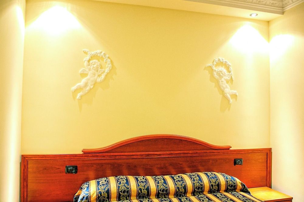 undefined Guest House Galaxy 3