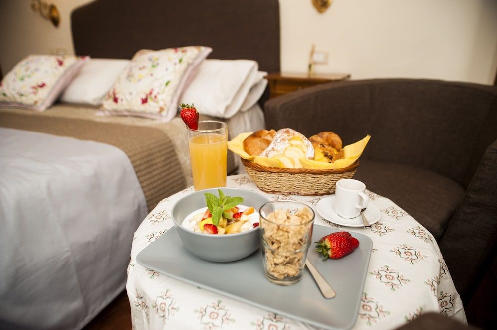 Room Service - Dining