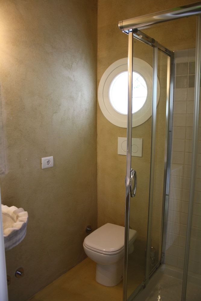 White Lilac romantic B&B adults only Design Studio Suite 3