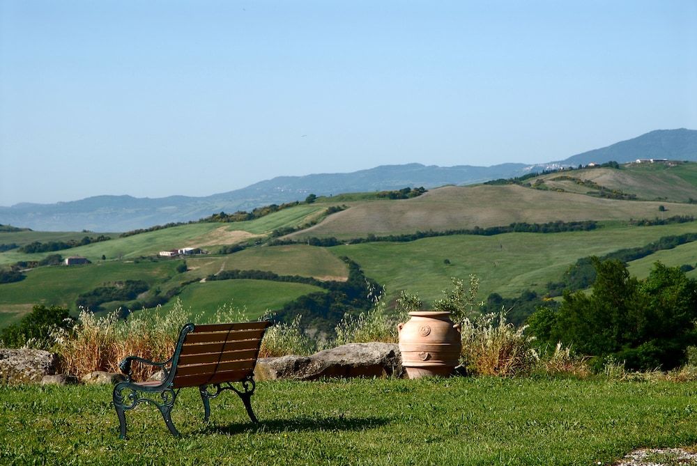 Podere Pietreta Pietreta. Double Room, Pool View (Private entrance - Geranio) 2