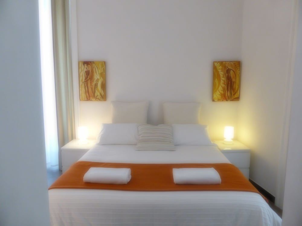 iBed Napoli Business Double Room Single Use, 1 Queen Bed 2