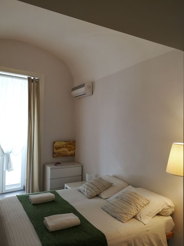 iBed Napoli Triple Room 12