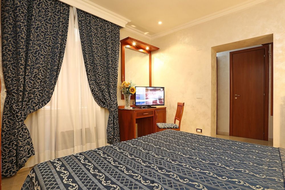 AdoraSuite B&B Double or Twin Room 8