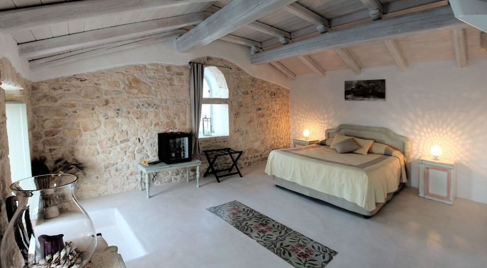 Palazzo Camarda Classic Double Room, Terrace 2