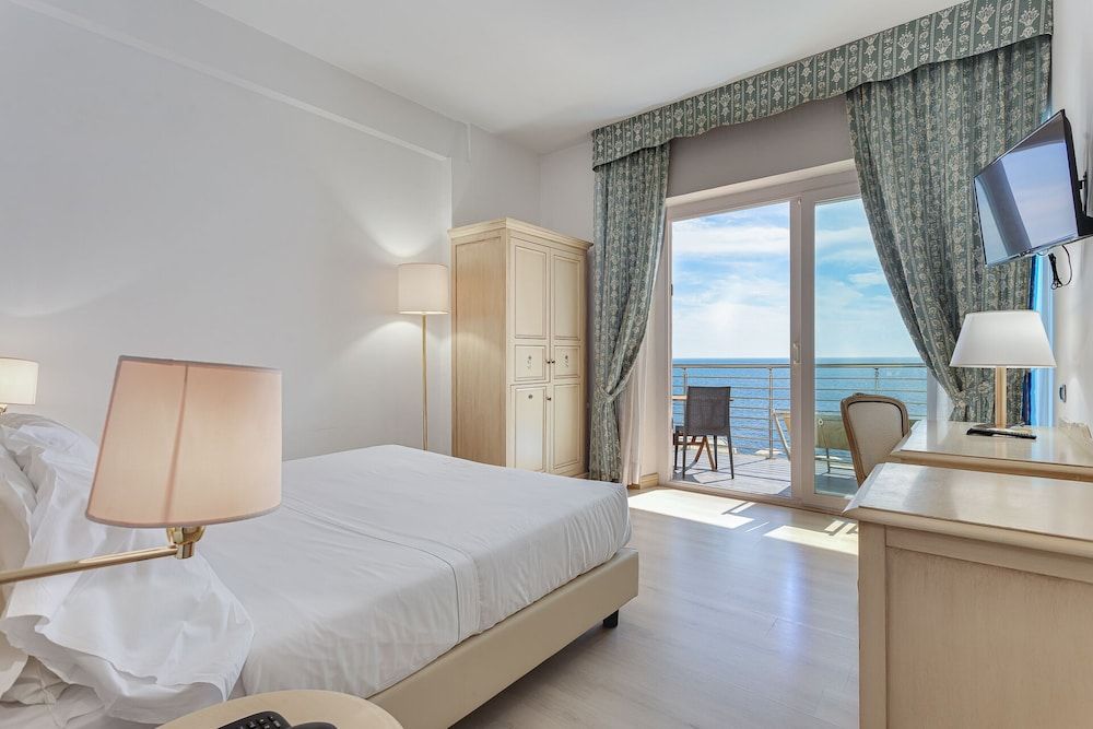 Superior Double Room Single Use, Sea View
