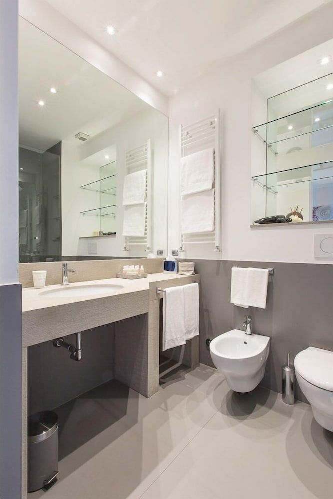 Xenia Guest House Deluxe Double Room, City View 7