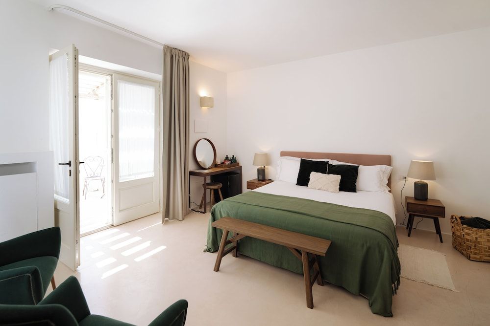Deluxe Double Room, 1 Queen Bed, Garden View