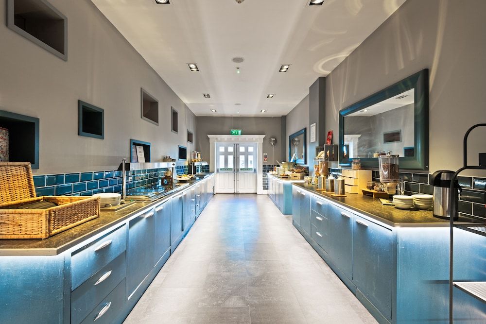 undefined Park Inn by Radisson Cardiff City Centre 7