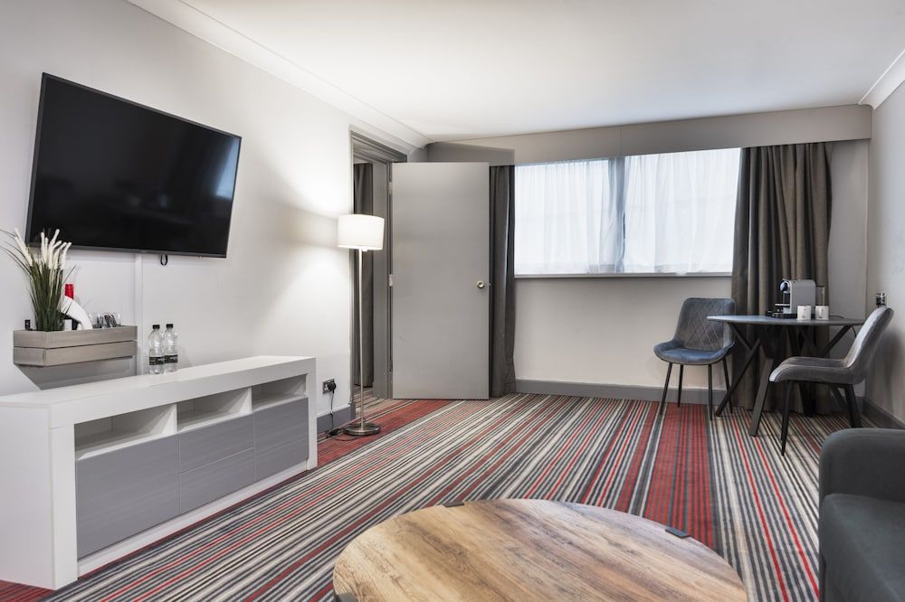 undefined Park Inn by Radisson Cardiff City Centre 2