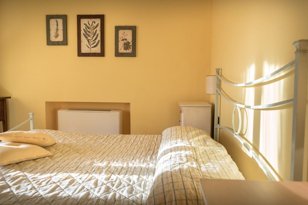 Deluxe Double Room, 1 Queen Bed, Terrace, Garden View (La Mimosa)