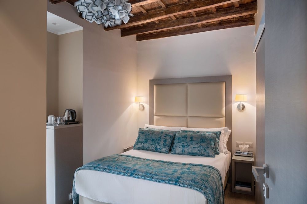 Reginella Suites Standard Double Room 5