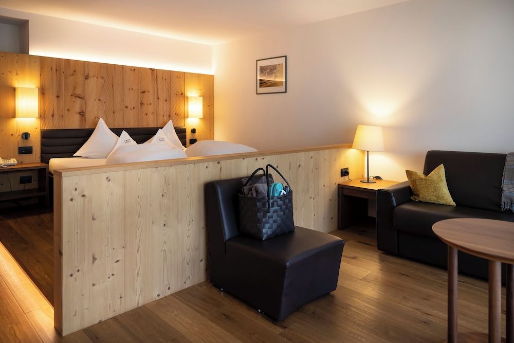 Artnatur Dolomites Junior Studio Suite, Garden View 3