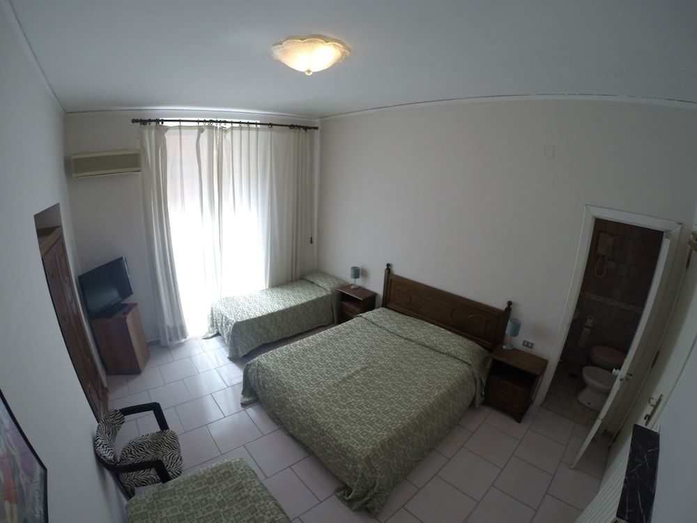 undefined Hotel Borbone di Napoli 2
