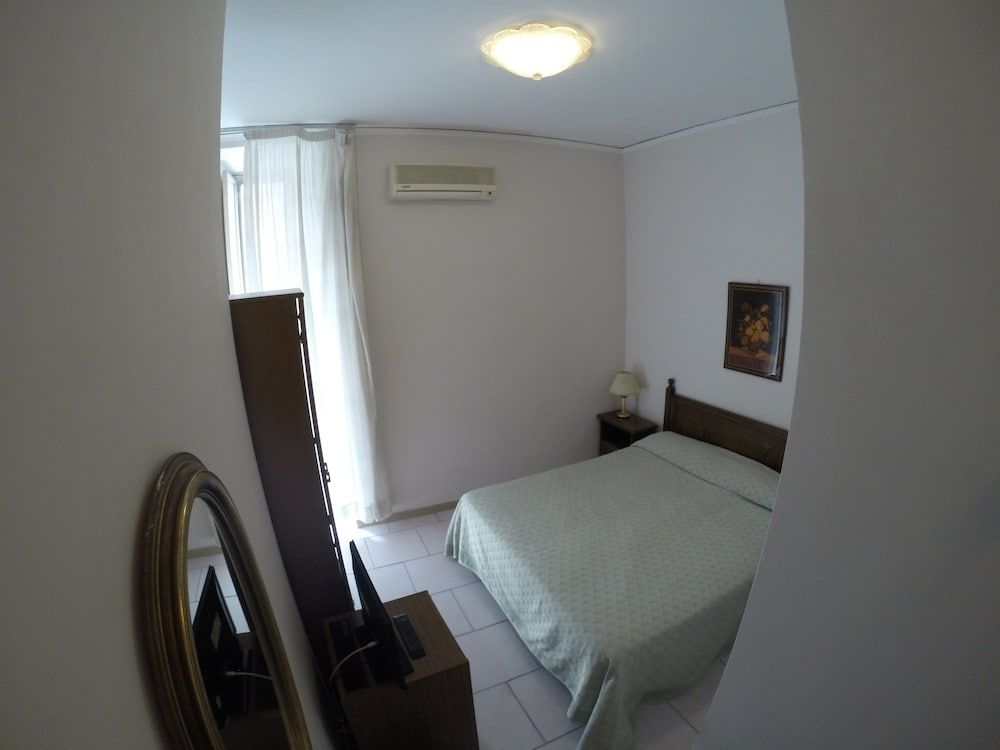 Hotel Borbone di Napoli Double or Twin Room 3