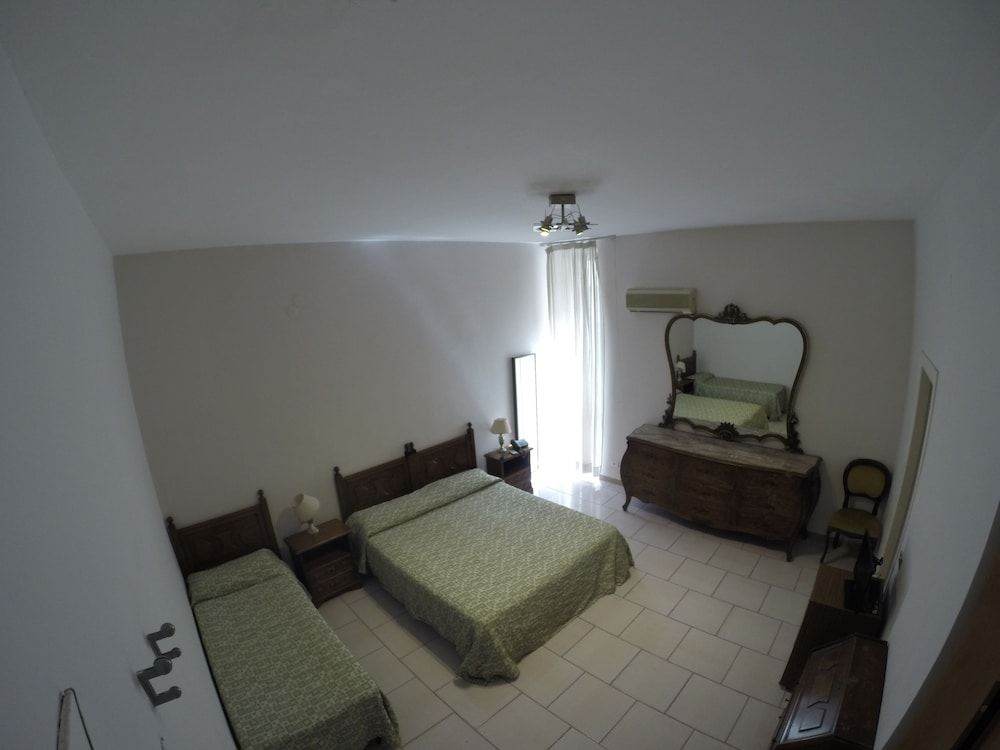 undefined Hotel Borbone di Napoli 10