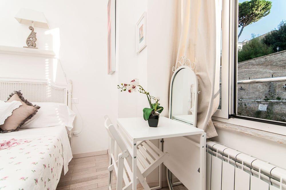 My Bed Vatican Museum Deluxe Double Room 19