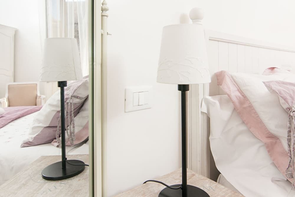 My Bed Vatican Museum Deluxe Double Room 18