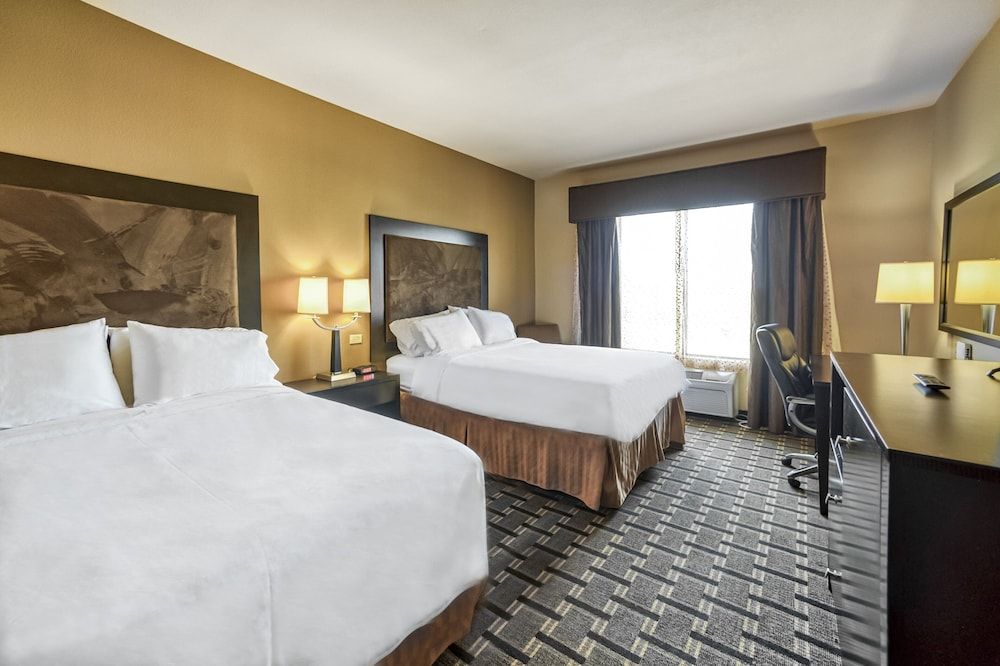 Standard Room, 2 Queen Beds (Extra Floor Space)