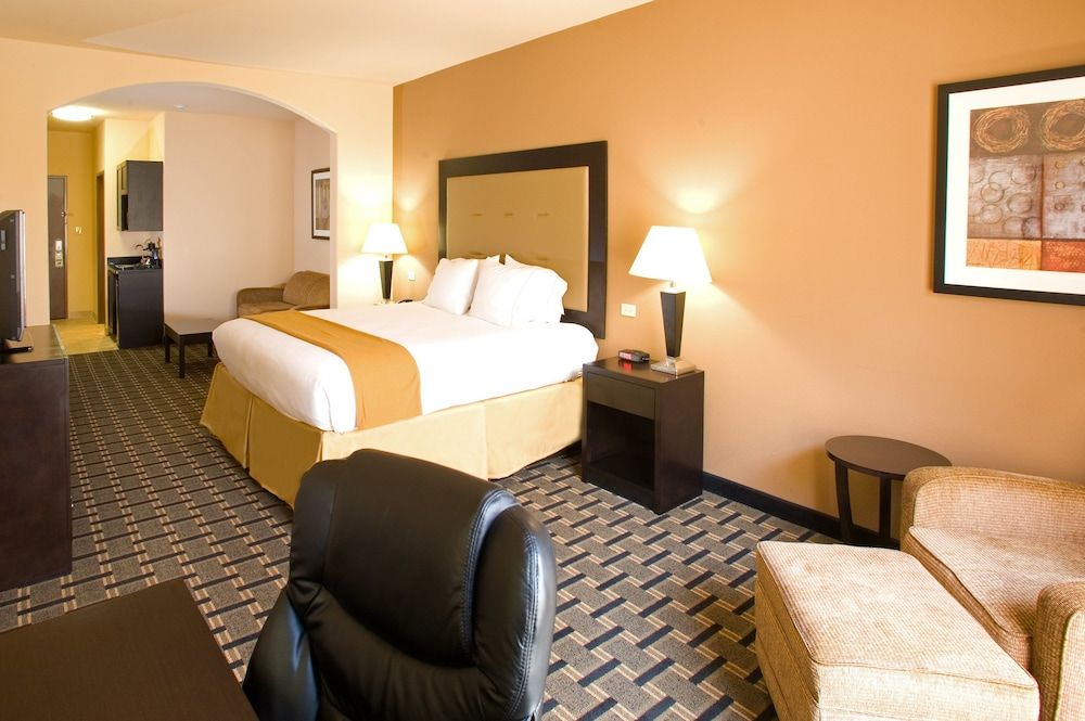 Suite, 1 King Bed with Sofa bed (Extra Floor Space)
