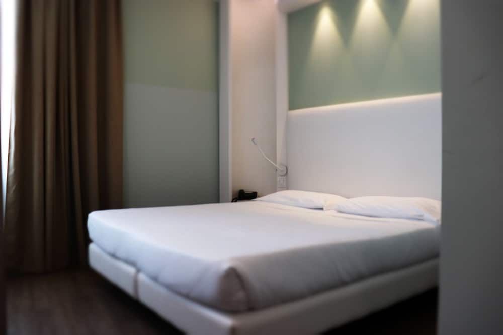 Ark Hotel Superior Double Room Single Use, 1 Bedroom