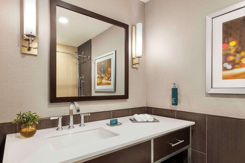 undefined Hilton Philadelphia City Avenue 8