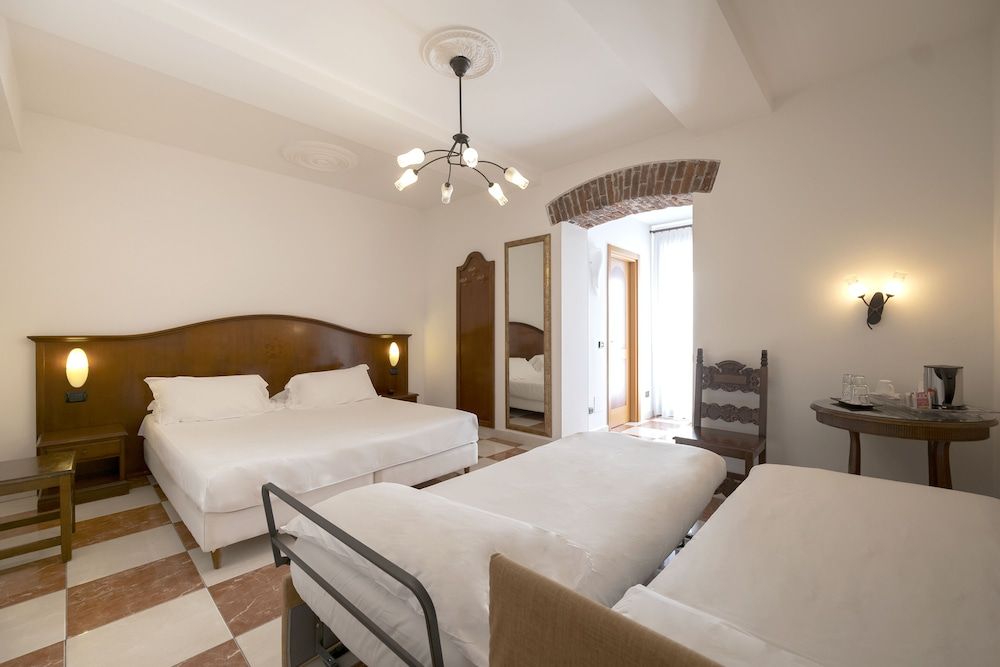 Hotel Ungheria Varese 1946 Comfort Quadruple Room 3