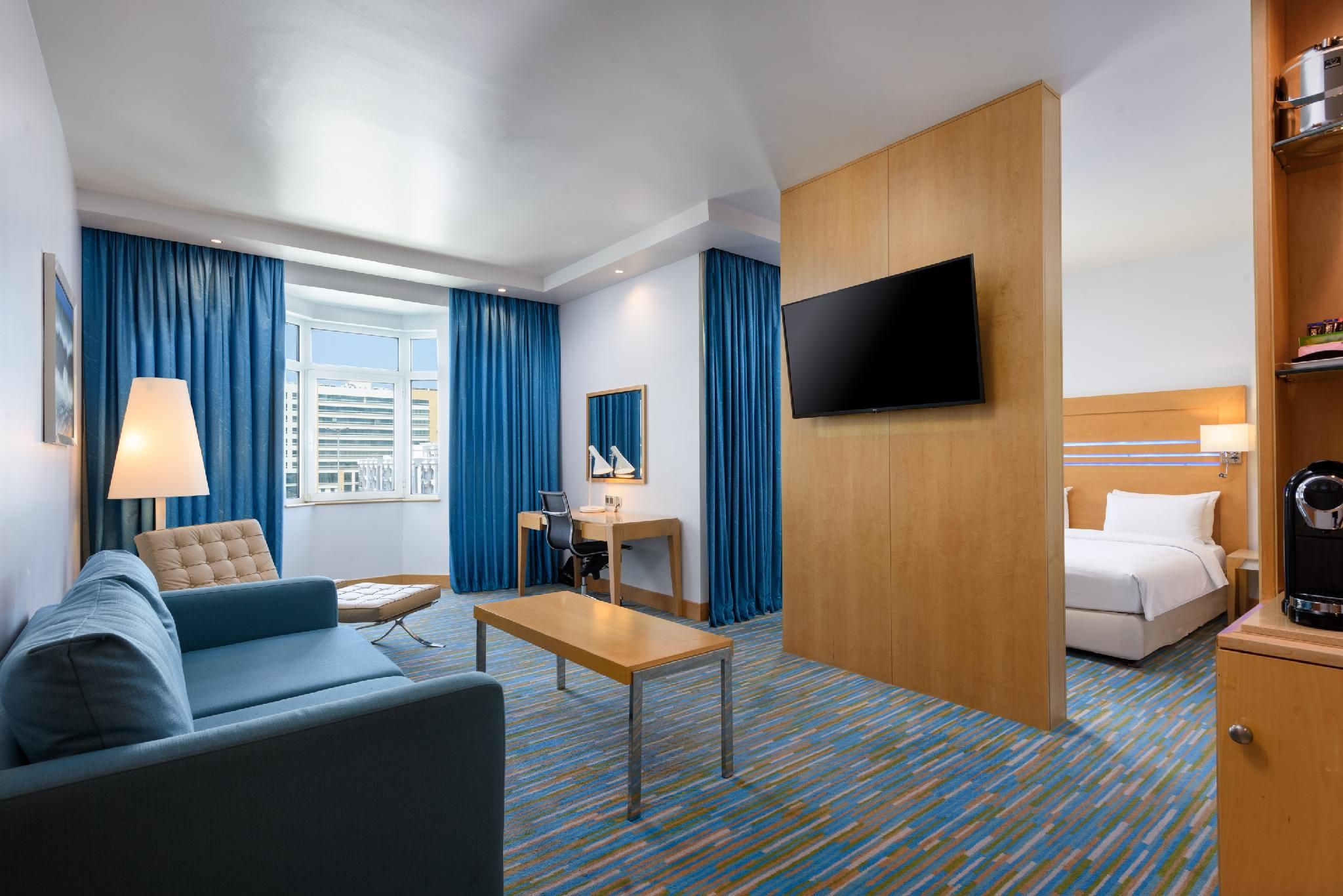 Suite - Lounge Access