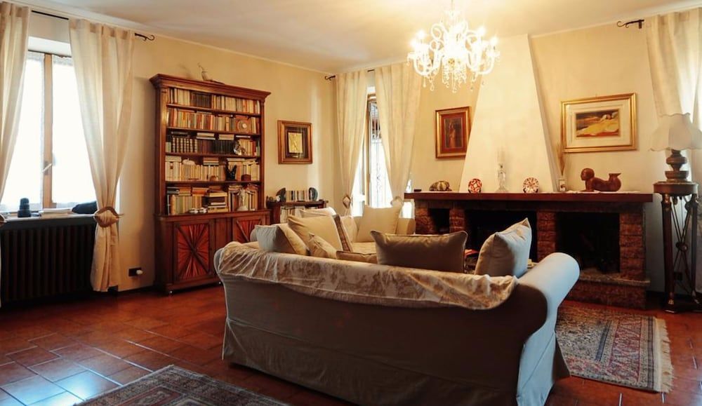 Villa Marisa bed breakfast and books Suite, Terrace 3