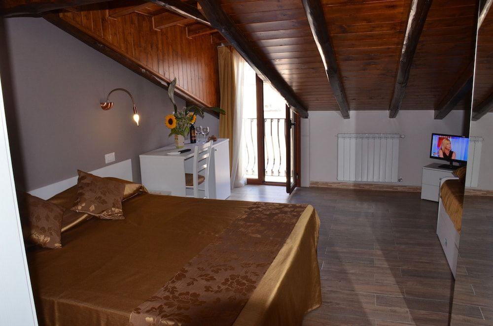 Deluxe Room, City View