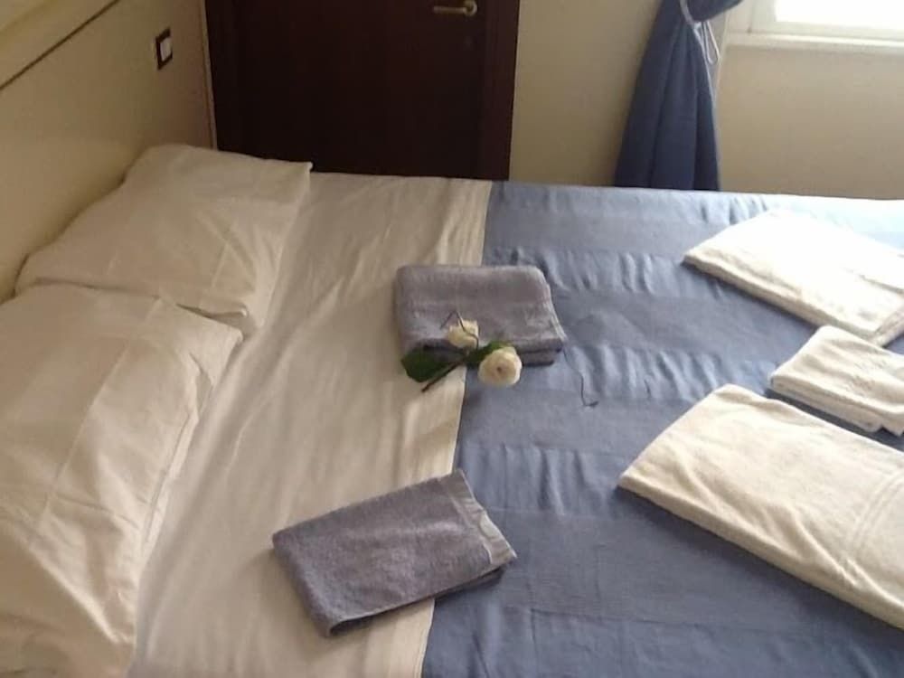 Fitzroy Allegria Suites Double Room (Double Single Use)