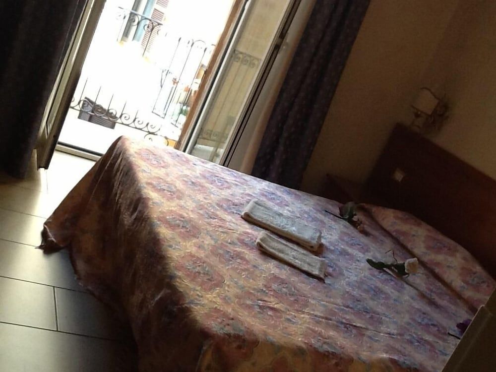 Fitzroy Allegria Suites Triple Room 5