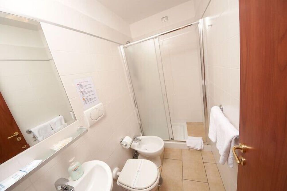 Fitzroy Allegria Suites Double Room (Double Single Use) 5