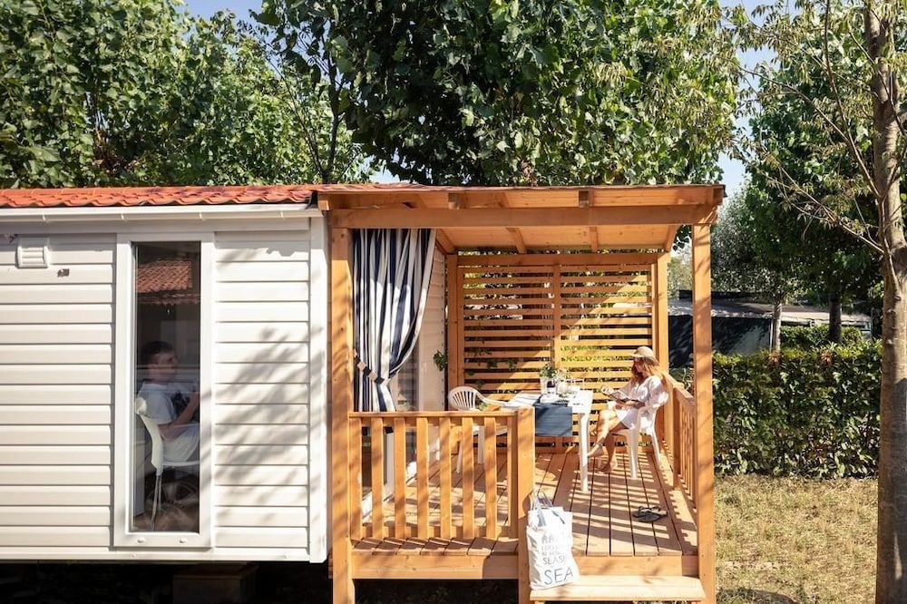 Mobile Home (Beach Access Included)