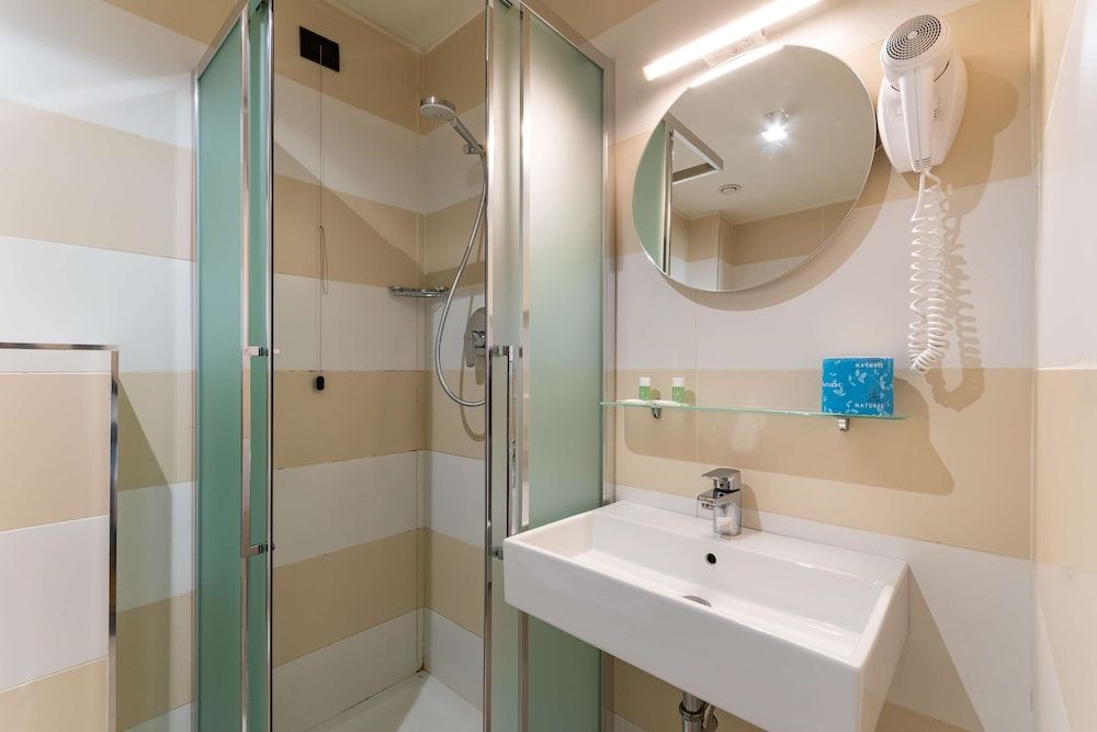 B&B HOTEL Genova Principe Standard Twin Room, Non Smoking 12