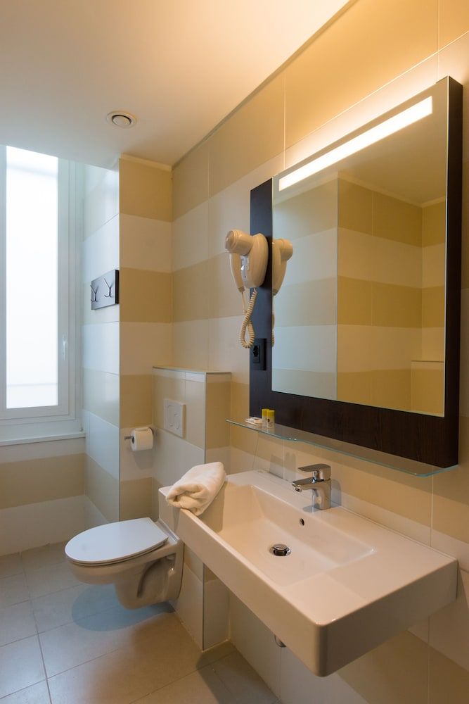 B&B HOTEL Genova Principe Standard Twin Room, Non Smoking 8