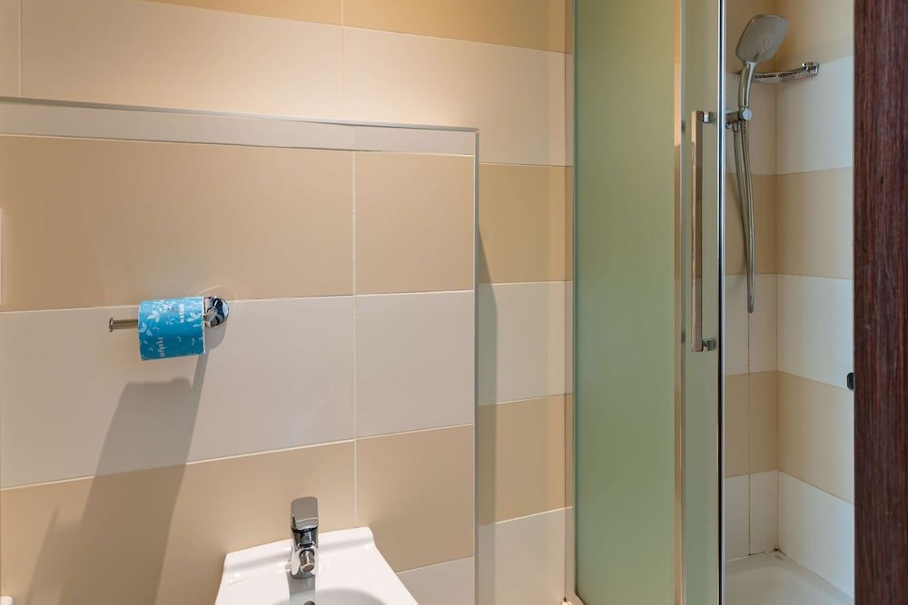 B&B HOTEL Genova Principe Standard Twin Room, Non Smoking 11