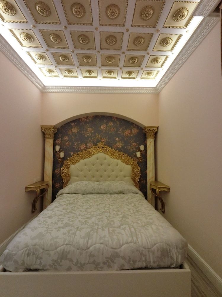 undefined Impero Vaticano Suites Guest House