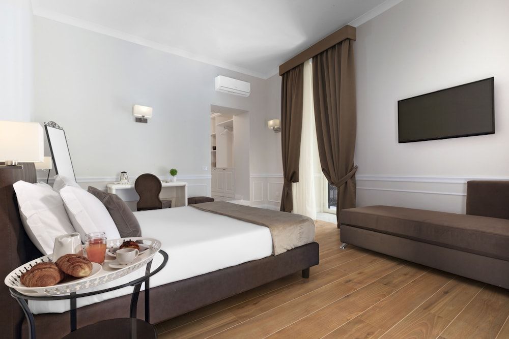 La Fontanina Suites Superior Double Room, City View 3