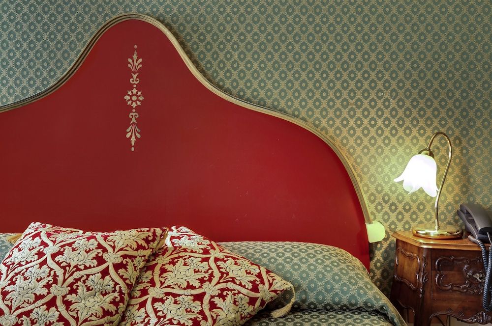 Locanda Antico Fiore Double Room, Canal View 9