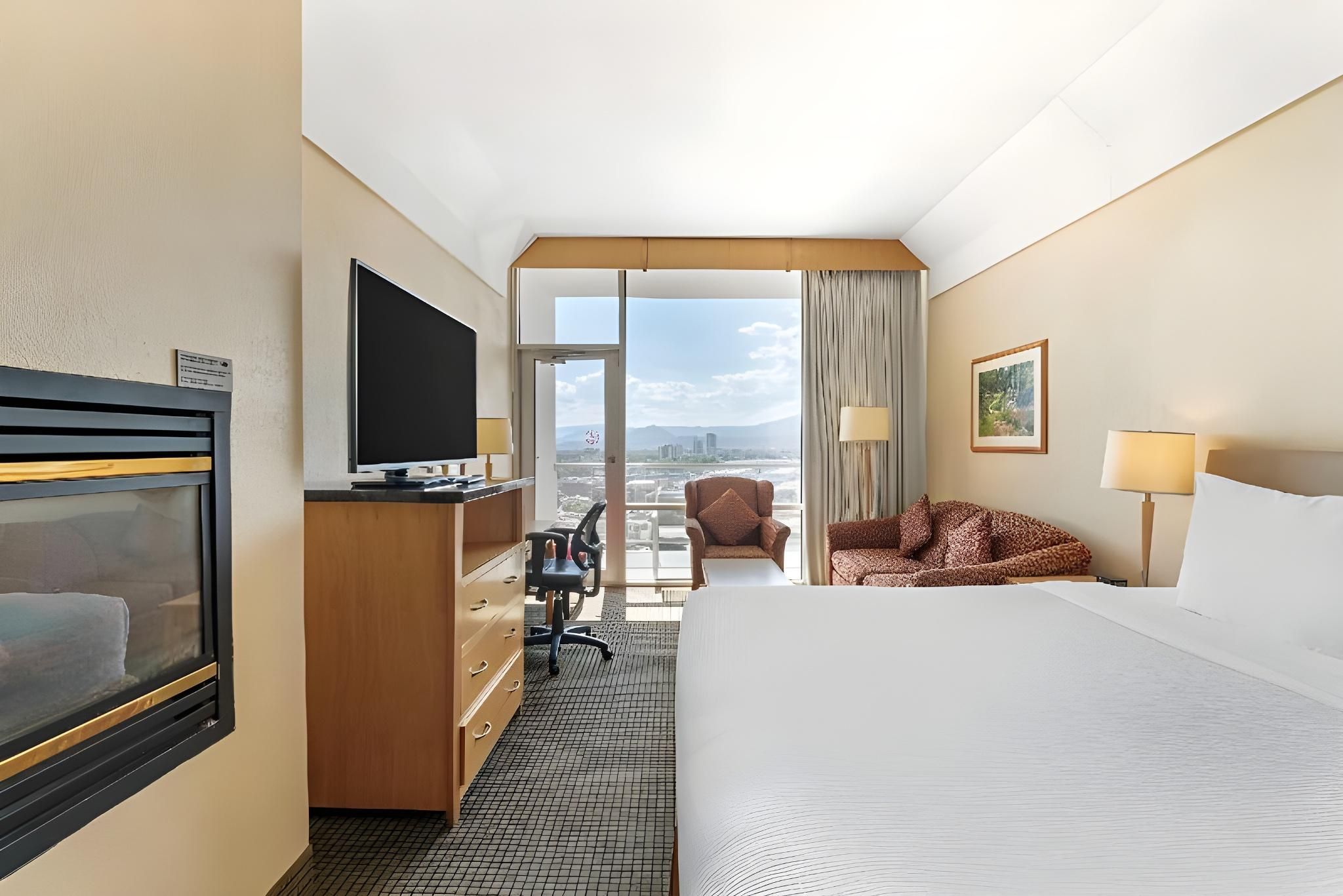 1 King Bed, Non-Smoking, Tower, Sofabed, Refrigerator, Balcony, Executive Room, Full Breakfast