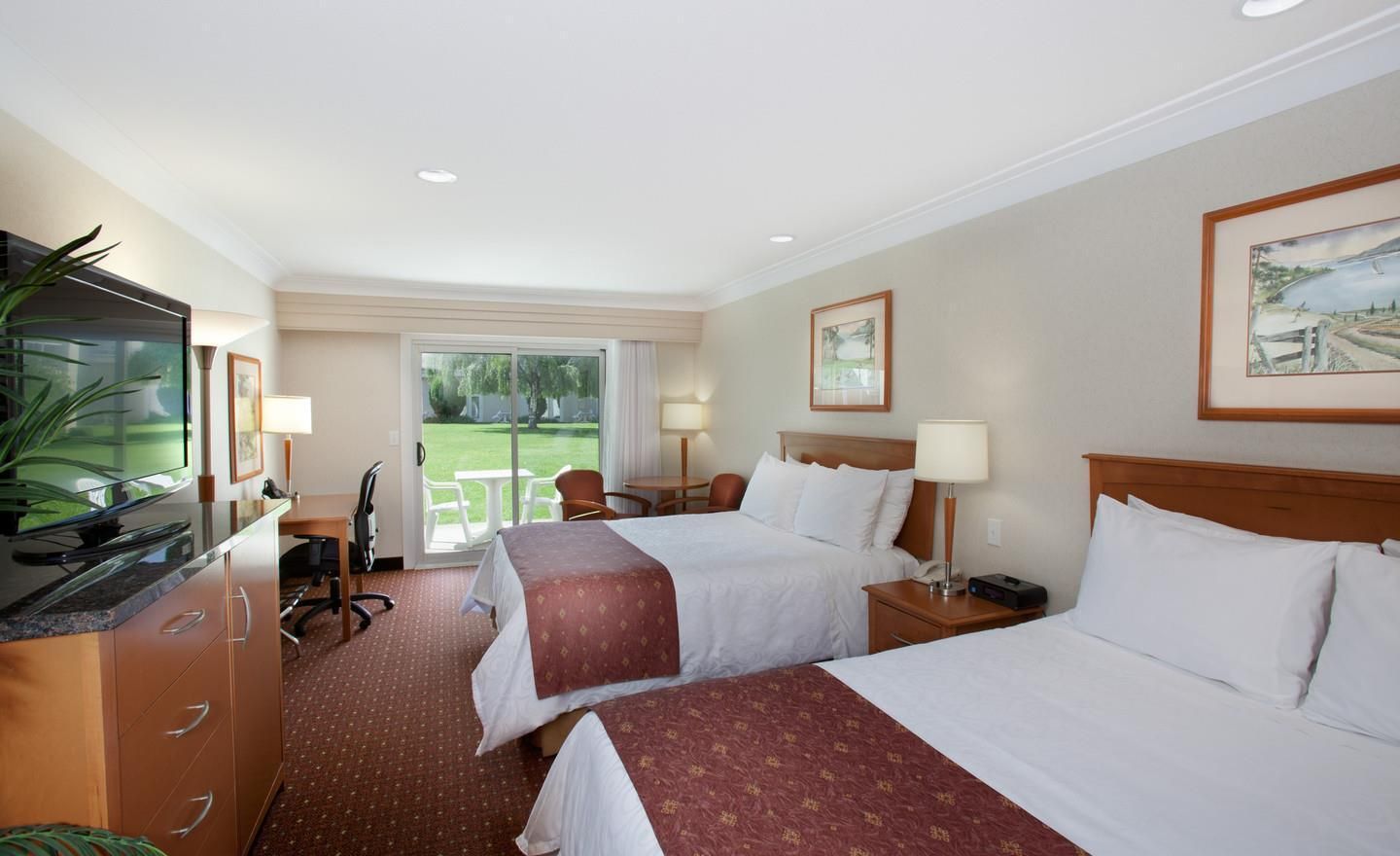 2 QUEEN BEDS, Non-smoking, COURTYARD VIEW, Refrigerator, BALCONY, FULL BREAKFAST
