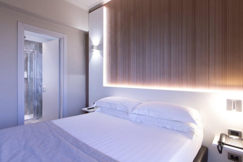 Garner Hotel Rome Aurelia by IHG Standard Room, 1 King Bed 2