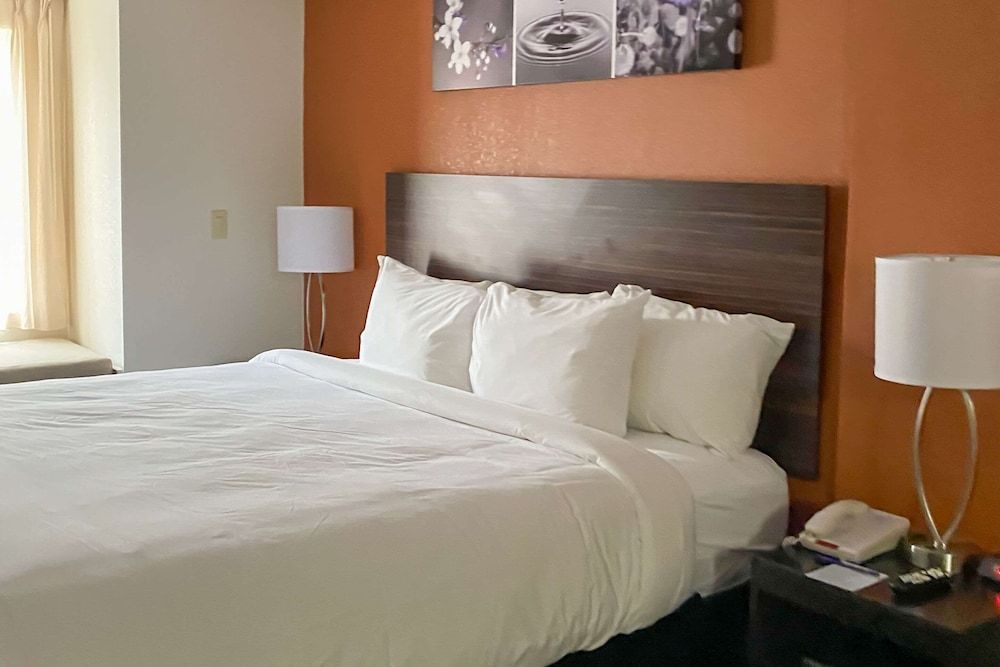 Suite, 1 Queen Bed, Accessible, Non Smoking