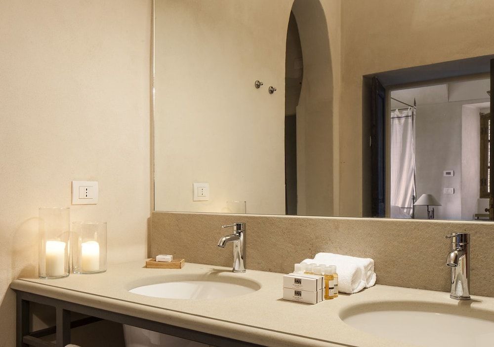 Castello di Gabiano Junior Suite, 1 Bedroom, Ensuite 5